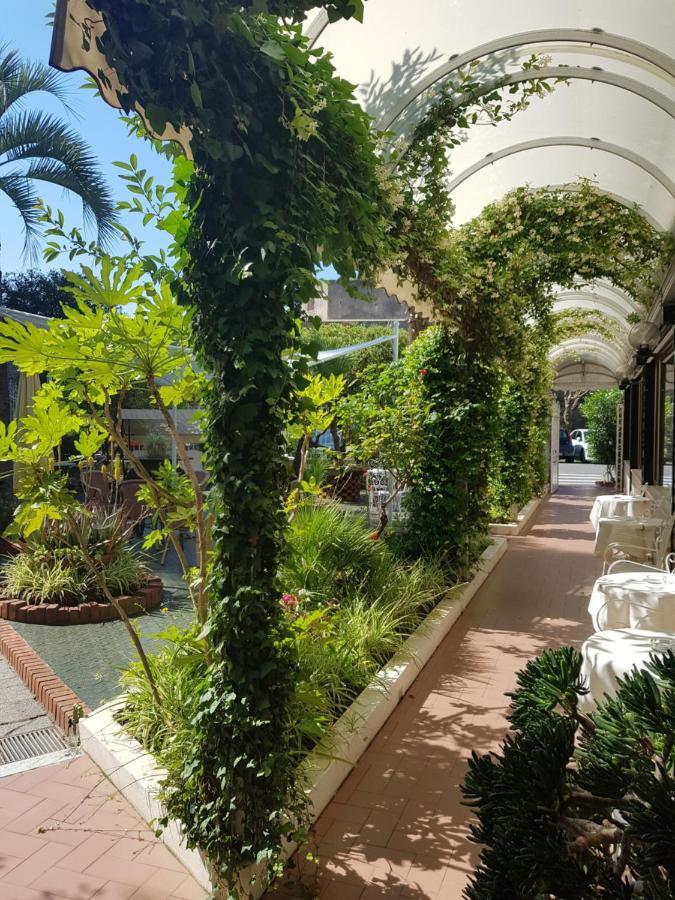 Park Hotel Castello Finale Ligure Exterior foto