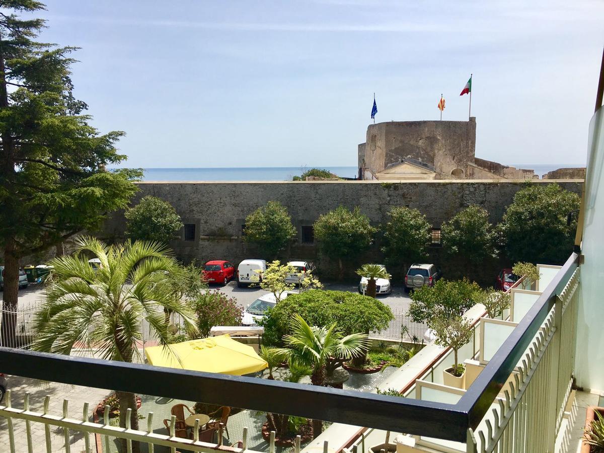 Park Hotel Castello Finale Ligure Exterior foto