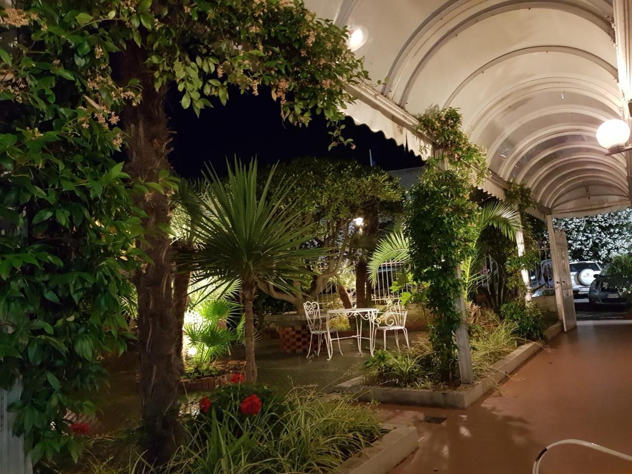 Park Hotel Castello Finale Ligure Exterior foto